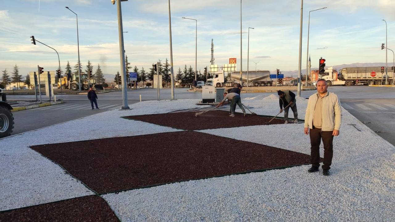 Çay Dörtyol İstikametinde Peyzaj Çalışmaları Sürüyor
