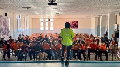Çay’da İlkokul Öğrencilerine Trafik ve Güvenli Motosiklet Eğitimi Verildi