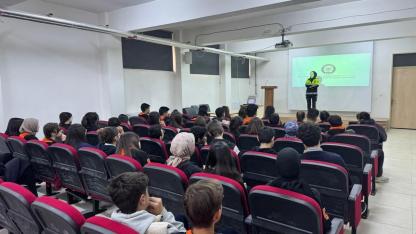 Çay’da Öğrencilere Trafik Eğitimi Verdiler! Maksat Kazaların Önüne Geçmek