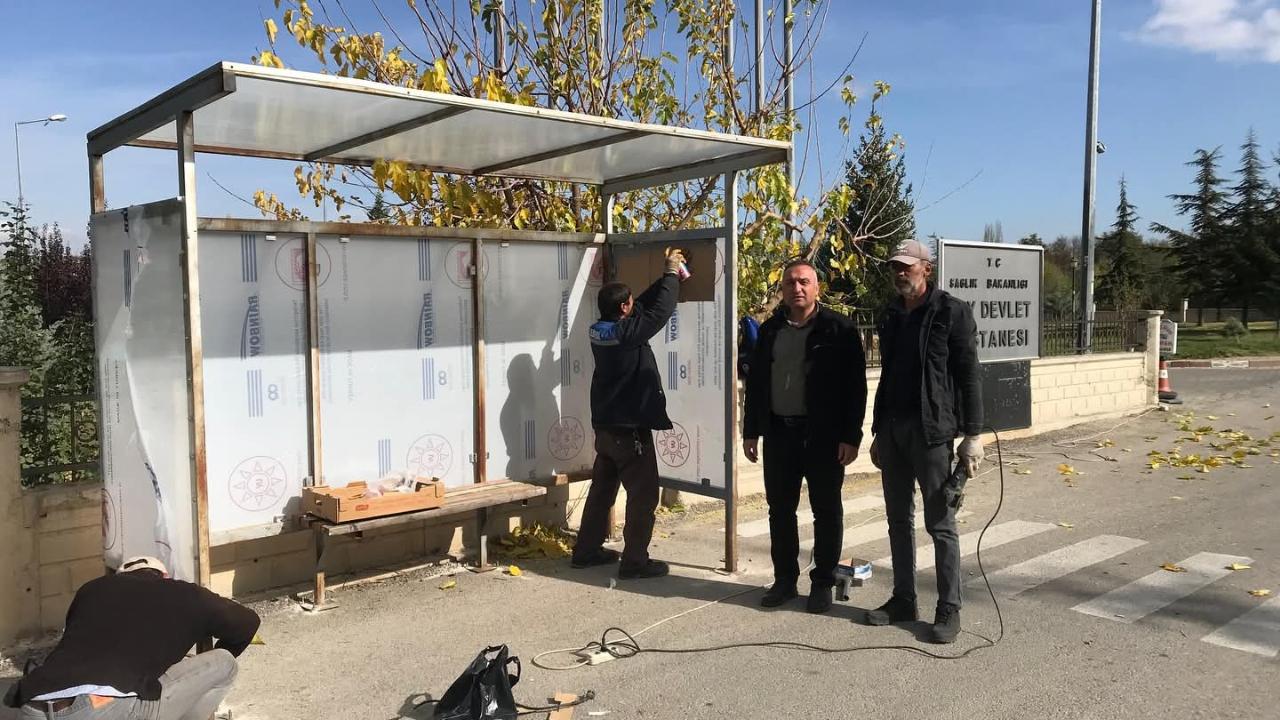 Çay’da Vatandaş Talebiyle Yeni Otobüs Durağı Hizmete Girdi