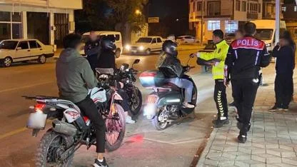 Dinar’da “Huzur Uygulaması”: 226 Kişi Sorgulandı, Kumar Oynayanlara Ceza Yağdı!