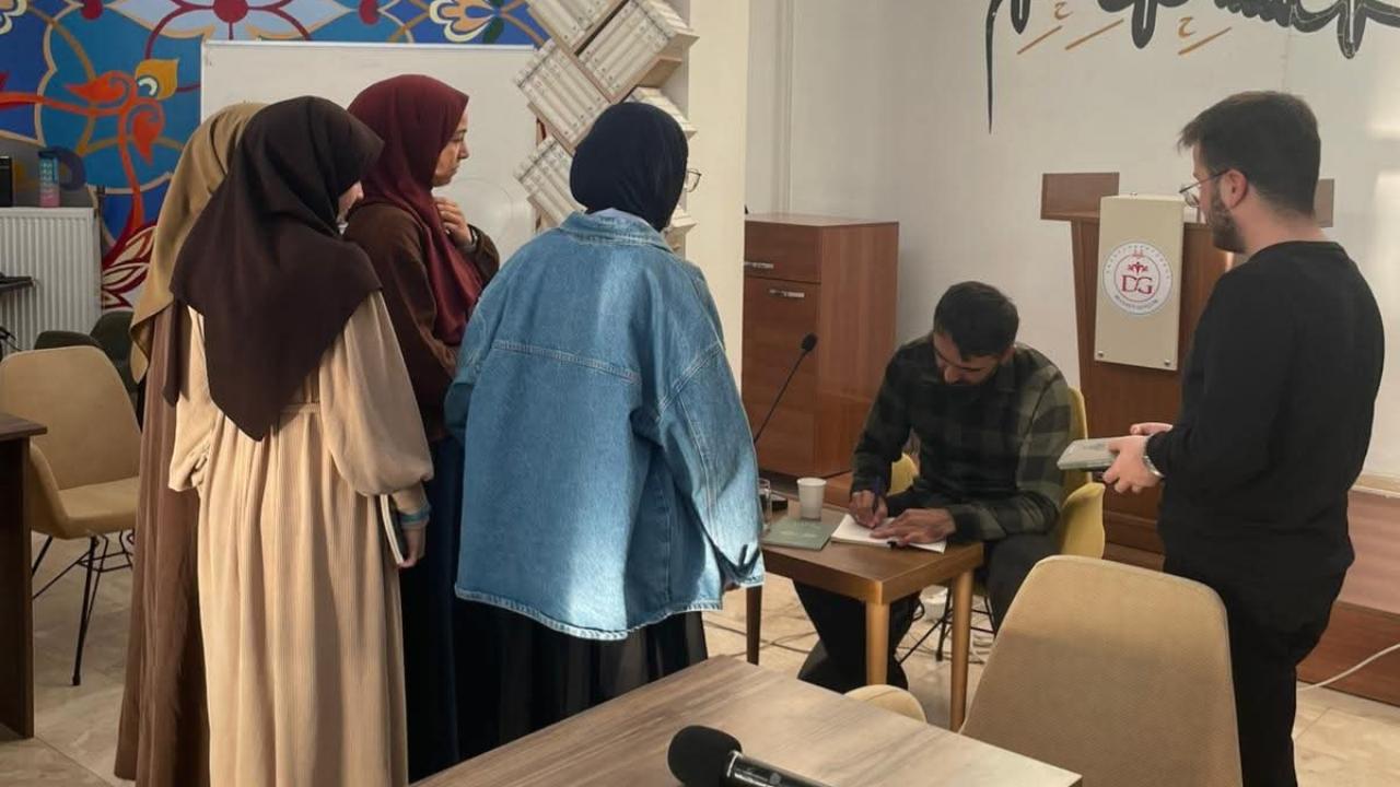 Diyanet Gençlik Merkezi’nde Kitap Tahlil Serisi Başladı