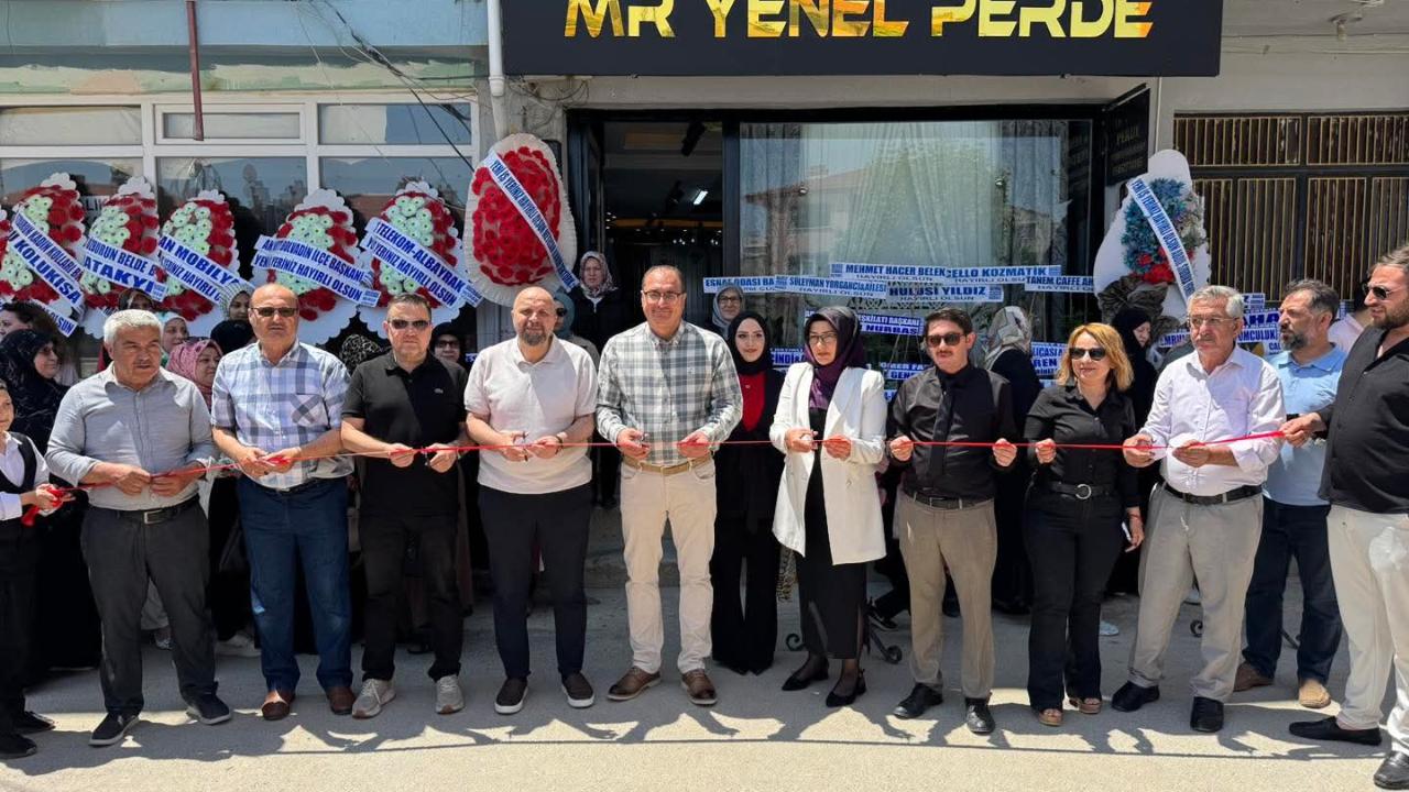 “Mr. Yenel Perde’den Bolvadin’e Lüks Hediye Yağmuru!”