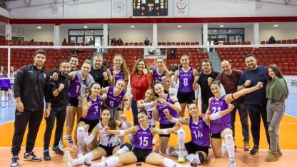 Afyon Belediye Yüntaş Voleybol Takımı’ndan Gururlandıran Galibiyet
