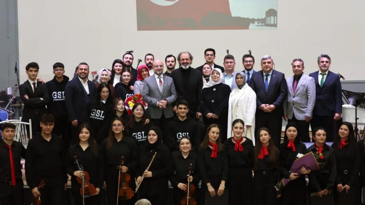 Afyon’da Sanat Gecesi Kim Var Gençlerle Buluştu