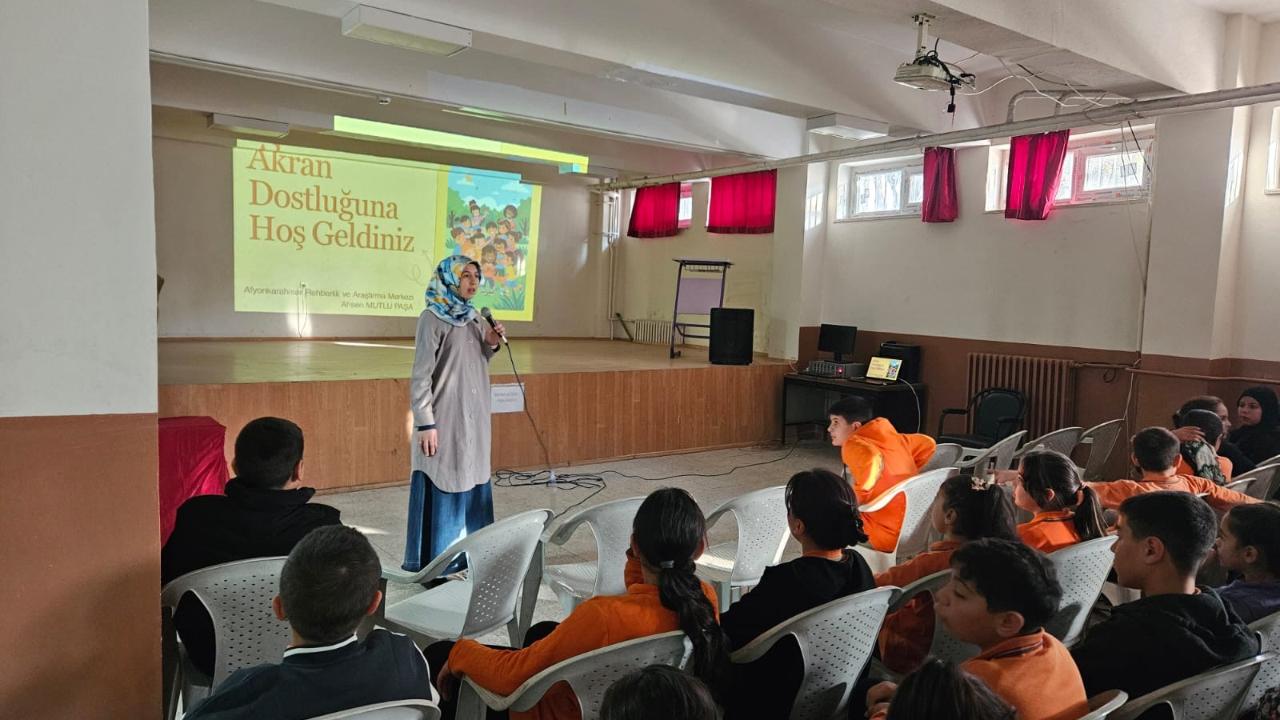 Afyonkarahisar’da “Akran Dostluğu” Çalışmaları Sahaya İndi