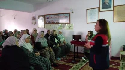 Afyonkarahisar’da Kadın Çiftçilere Sahada Eğitim Verilmeye Başladı