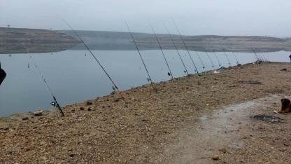 Akdeğirmen Baraj Gölü’nde Av Yasağı Denetimi: İl Müdürü Parlak Sahadaki Çalışmaları Değerlendirdi