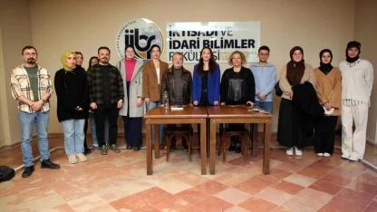 AKÜ İİBF’de “Su Dostu Fakülte” Adımı: Öğrencilere Matara Dağıtıldı