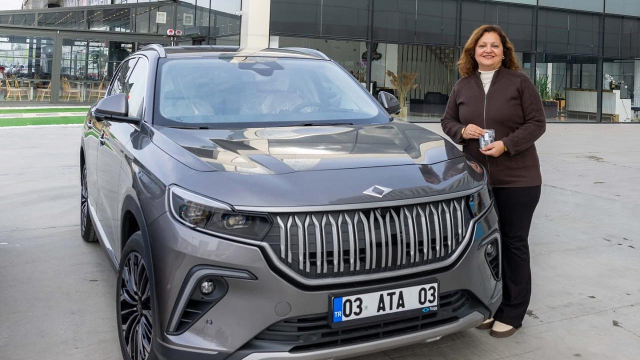 Başkan Burcu Köksal Atatürk Milliyetçisiyim Dedi Togg Aldı