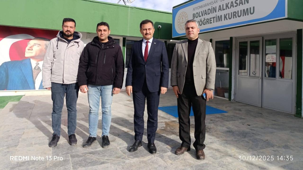 Bolvadin Eğitiminde Hızına Yetişilemeyen Müdür Keleş Sahada Mesajı Verdi