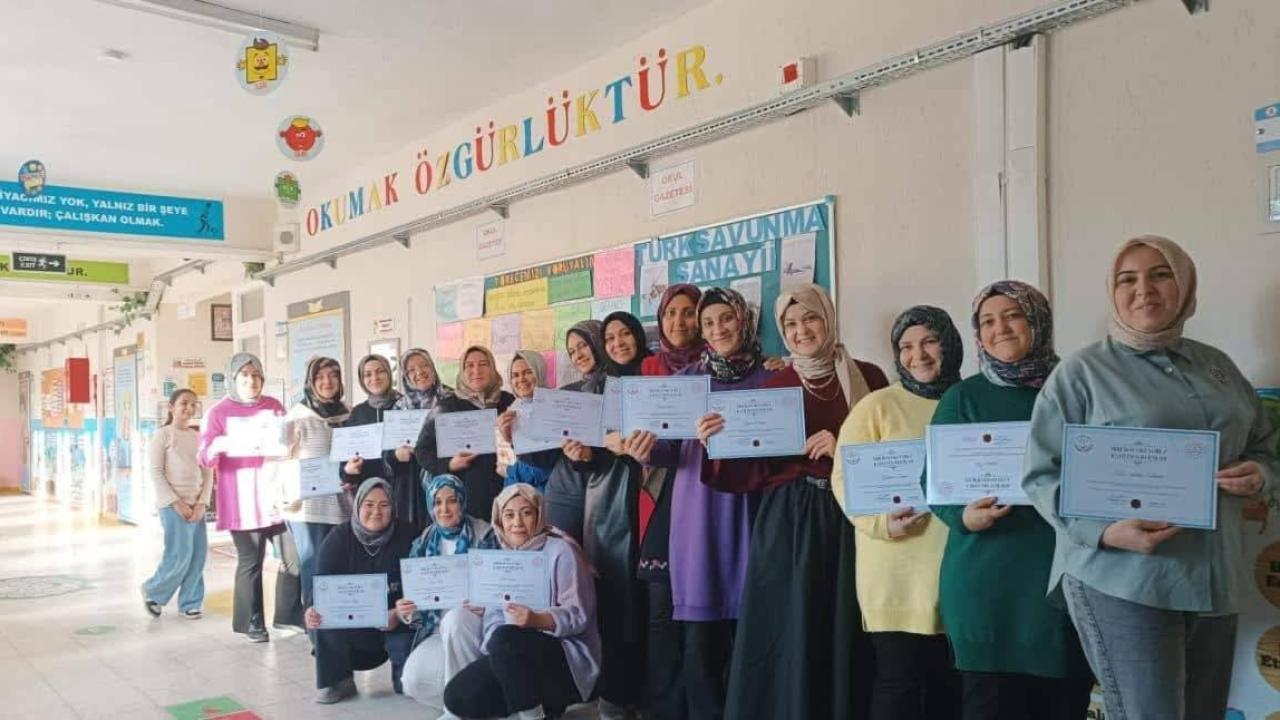 Bolvadin'de "Birlikte Okuyoruz" Projesi Tamamlandı