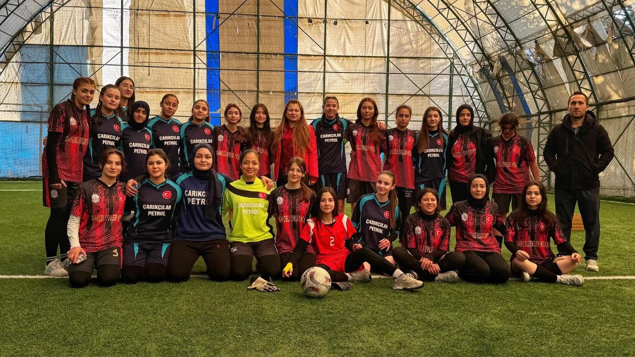 Bolvadin’de Liseler Arası Futbol Heyecanı Yaşandı