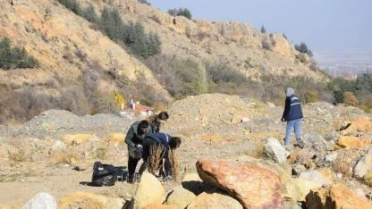 Çay Belediyesi’nden Çöp ve Moloz Uyarısı: Belirlenen Alan Dışına Dökmek Yasaktır