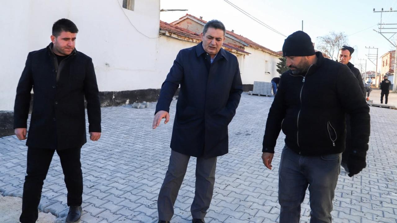 Çobanlar’da Taş Parke Yollar Yenileniyor