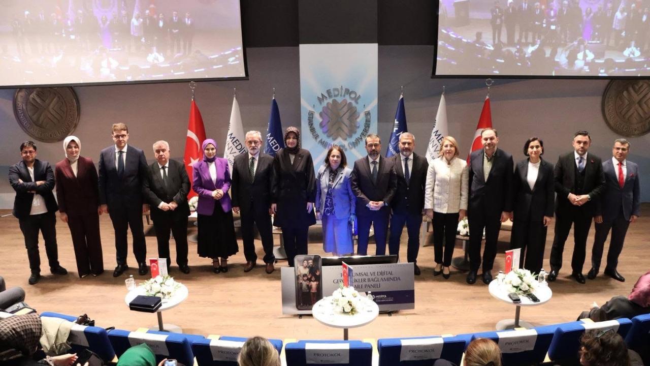 Dijital Dünyada Aileye Karşı Ortak Mücadele Mesajı