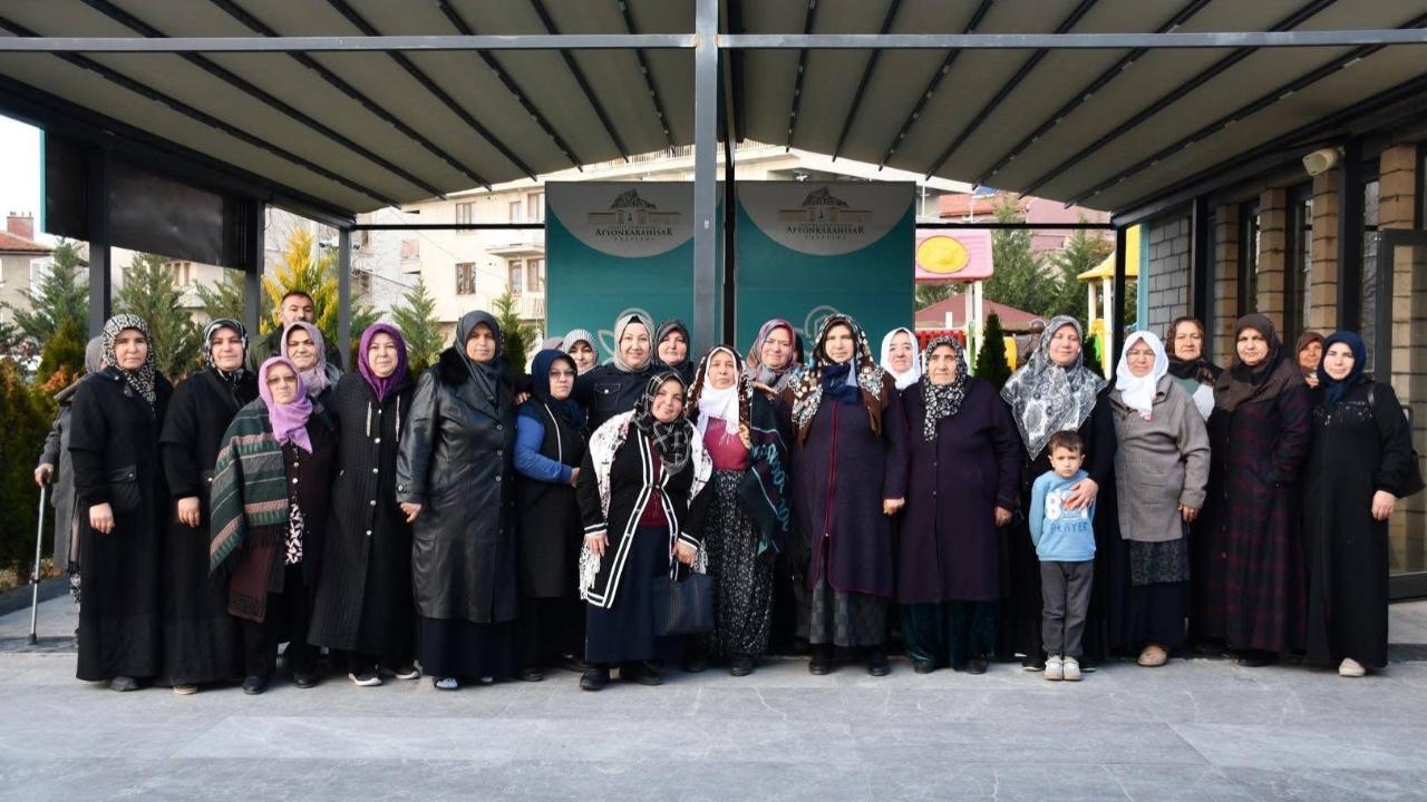 İscehisar İlçesinde Kadınlara Özel Halk Günü Toplantısı Yapıyorlar