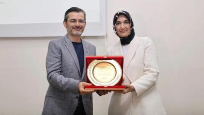 Afyon’daki Törende Şehabettin Yiğitbaşı Unutulmadı: Ödülü Bizzat Vali Yiğitbaşı Verdi