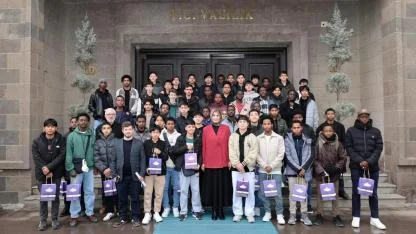 Afyonkarahisar Valiliği’nde Küresel Buluşma: 35 Ülkeden 51 Öğrenci Aynı Masada