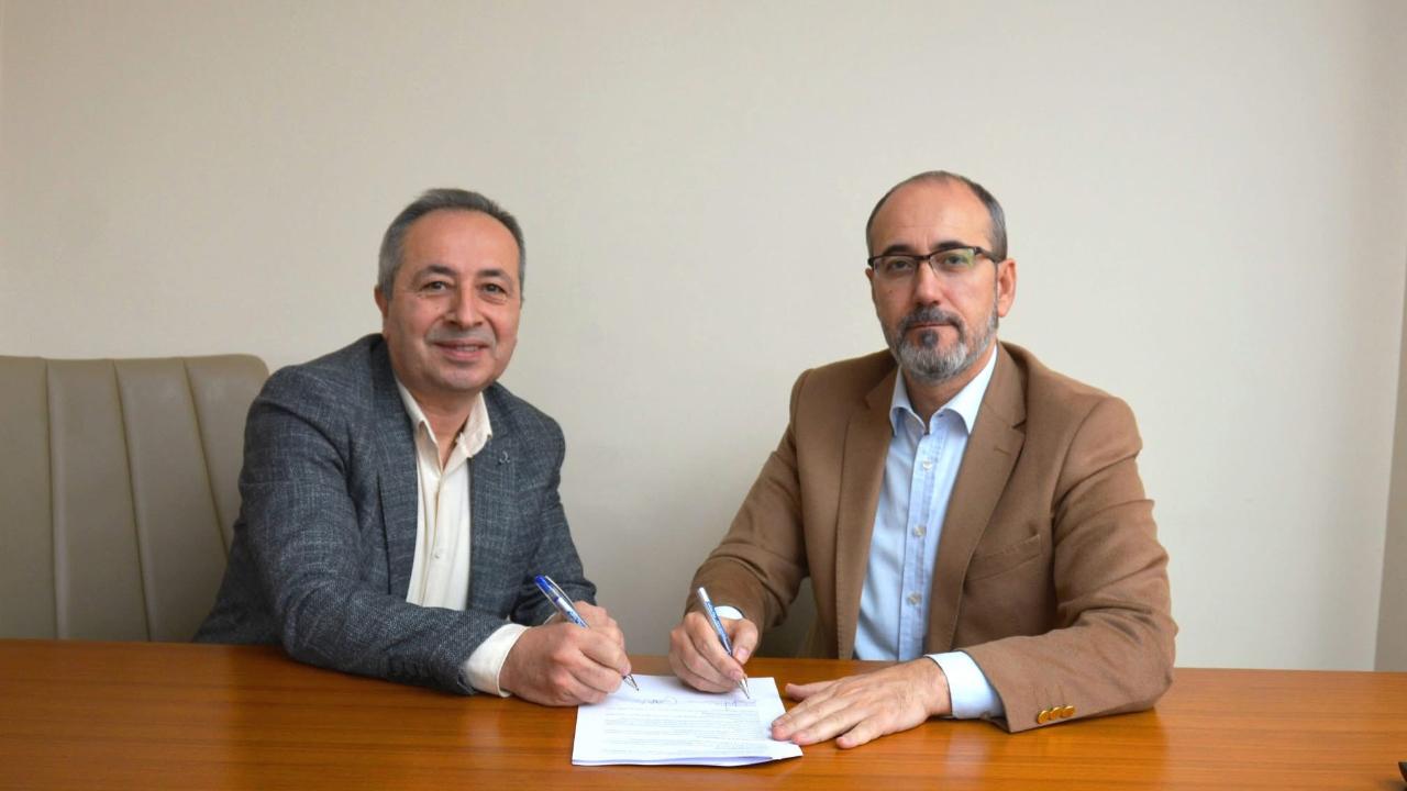 Afyonkarahisar’da İl Sağlık Müdürü Öztürk İmzaladı Eğitimde İş Birliği Yapılacak