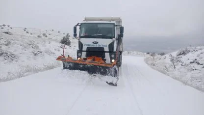 Afyonkarahisar’da Kırsal Yollarda Kış Mesaisi: Ulaşıma Kapalı Yol Yok