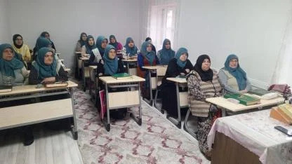 Afyonkarahisar’da Kur’an-ı Kerim Okumaya Geçen Kursiyerler İçin Anlamlı Program