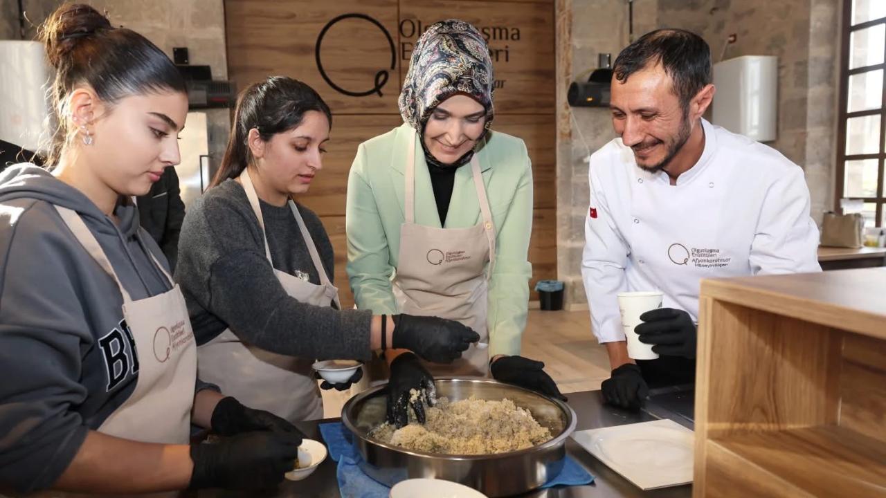 Afyonkarahisar’da Yiğitbaşı, Olgunlaşma Enstitüsü’nde Gençlerle Bir Araya Geldi