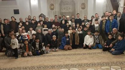 Bolvadin Çarşı Camii’nde Duygulandıran Gece: Akıma Değil, Namaza Akın