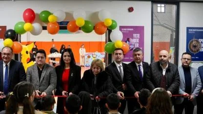 Bolvadin’de Çocuklar İçin Renkli Şenlik: “Sev Kardeşim” Etkinliği Geniş Katılımla Gerçekleştirildi