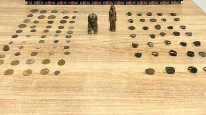 Bolvadin’de Tarihi Eser Operasyonu: 55 Sikke, 34 Yüzük ve Tarihi Objeler Ele Geçirildi