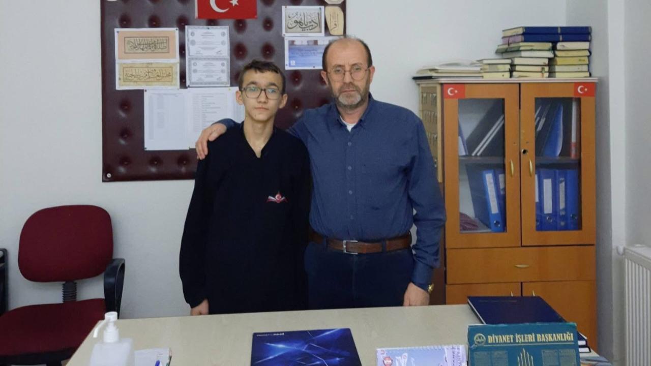 Çay’da Manevi Gurur: Kur’an’a Adanan Emek Bir Hafız Daha Kazandırdı