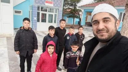 Emirdağ Gömü’de Camide Eğitim Çalışmaları Sürüyor