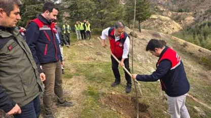 Afyon Erkmen’de 2 Bin Kestane Fidanı Toprakla Buluşturuldu