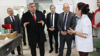 Afyon İl Millî Eğitim Müdürü Miraç Sünnetci Halk Eğitimi Merkezinden Bilgi Aldı