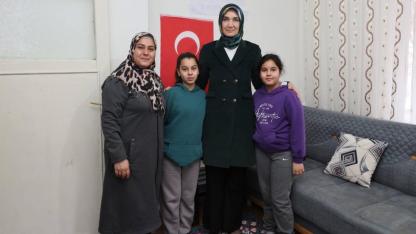 Afyon’da Duygu Dolu Buluşma: Vali Yiğitbaşı Depremzede Kardeşlerin Davetini Geri Çevirmedi