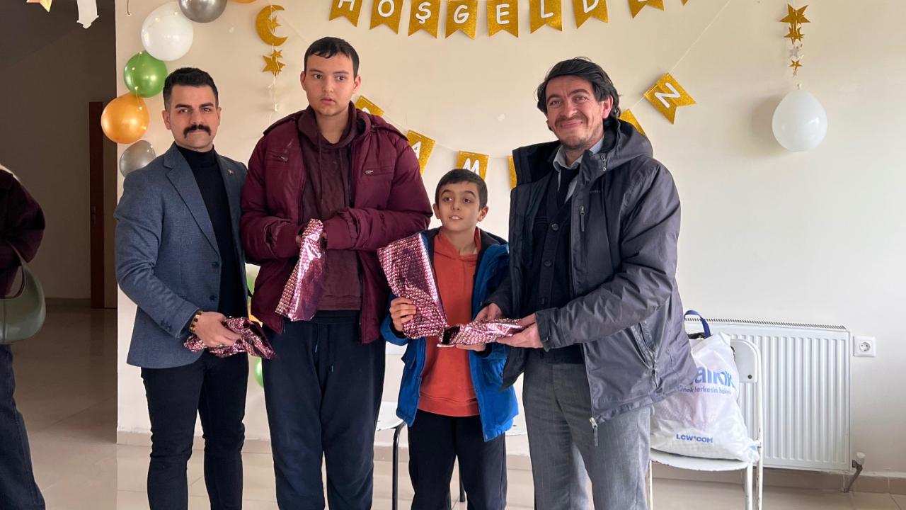Afyon’da İlmek İlmek Sevgi: Öğrencilerden Anlamlı Hediye