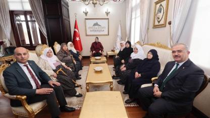 Afyonkarahisar Valisi Yiğitbaşı Şehit Annelerine Sahip Çıktı