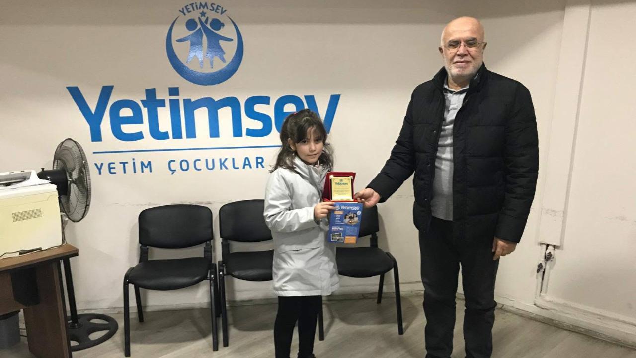 Afyonkarahisar’da Yetimsev’in Küçük Gönüllüsünden Anlamlı Bağış