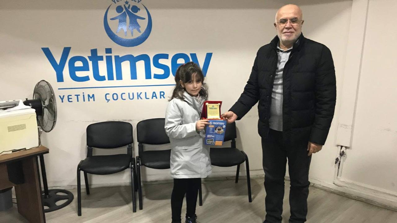 Afyonkarahisar’da Yetimsev’in Küçük Gönüllüsünden Anlamlı Bağış