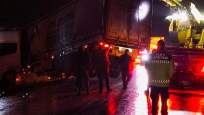 Çobanlar–Bolvadin Yolunda Tır Devrildi