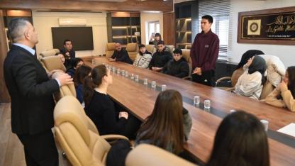 Emirdağ Belediye Başkanı Serkan Koyuncu Gençlik Meclisi Toplantısında Gençlerle Bir Araya Geldi