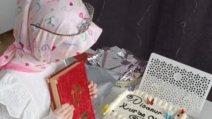 Emirdağ’da Minik Nisanur İçin Kuran’a Geçme Merasimi Düzenlendi