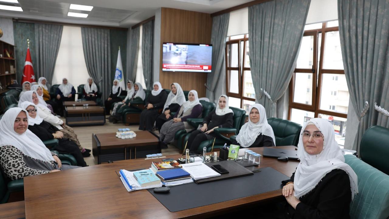 Sandıklı AK Parti Kadın Kolları’ndan Belediye Başkan Vekili Sevim Ulusoy İle Anlamlı Buluşma