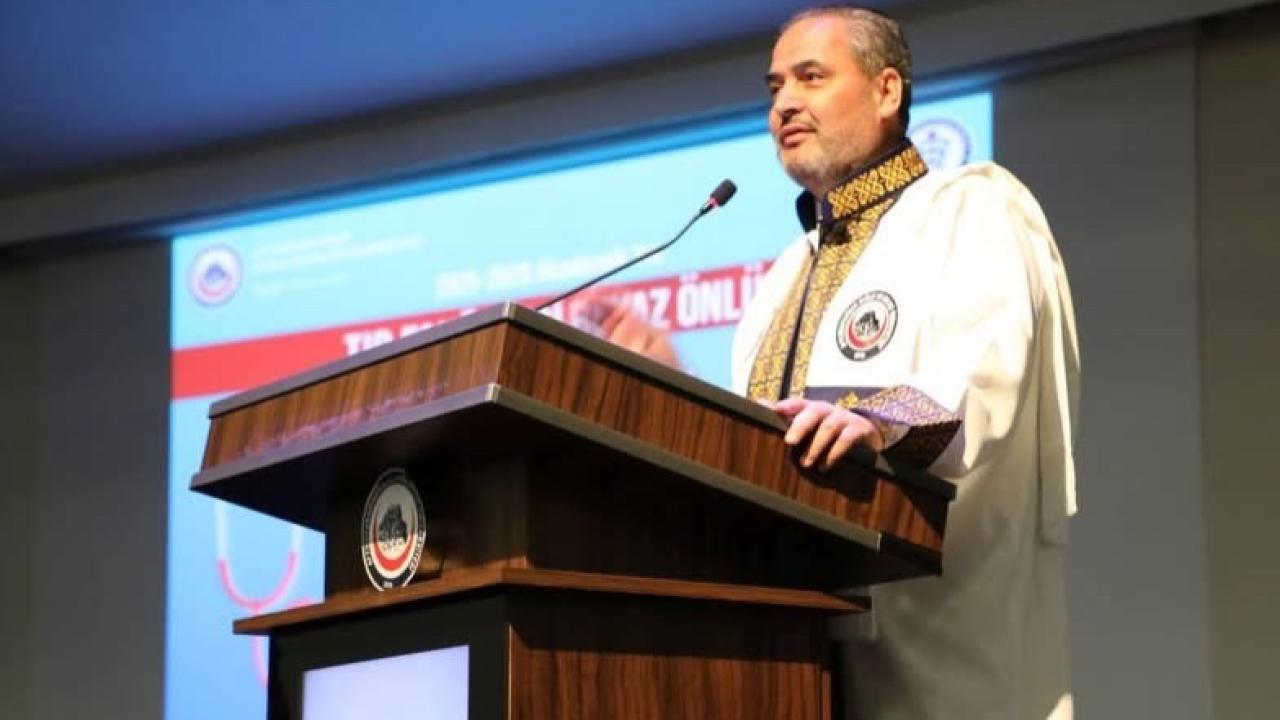 Afyon’da Tıp Fakültesi Öğrencileri Beyaz Önlüklerini Giydi