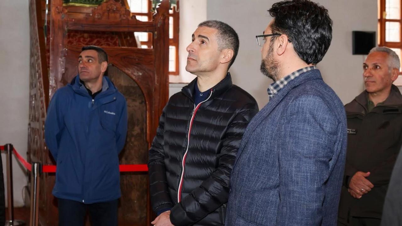 Afyon’da Unesco Tescilli Camiye Vali Aktaş’tan İnceleme