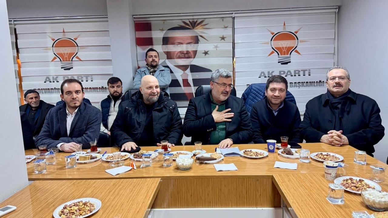 AK Parti Bolvadin’de Güç Gösterisi Yaptı: Coşku Çarşıya Yansıdı