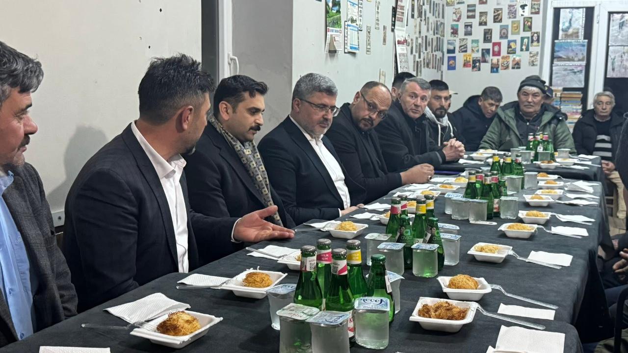 AK Parti Heyeti Bayat İmralı Köyü’nde Vatandaşlarla Buluştu