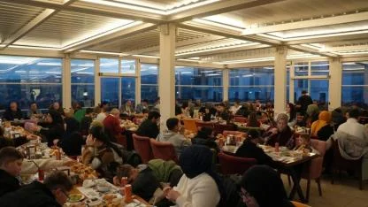 Bolvadin’de Kaymakamlık Öksüz ve Yetimlere İftar Verdi