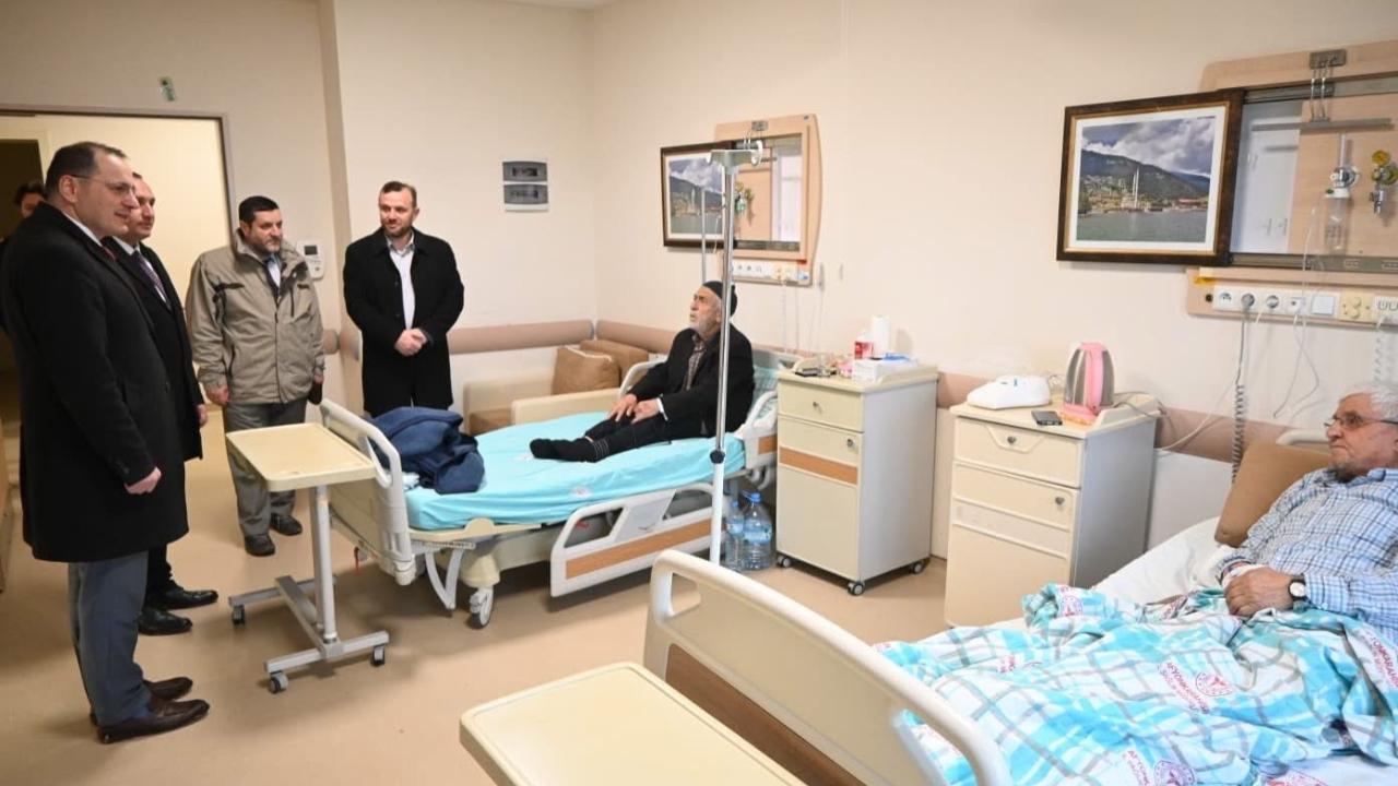 Çay Kaymakamı Türker Bayramı Şehit Gazi ve Hastalarla Geçirdi