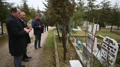 Çay’da İlçe Protokolü Şehitlerle Bayramlaştı